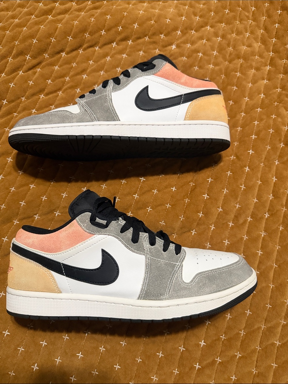 Size 11 - Air Jordan 1 SE Low Flight Club